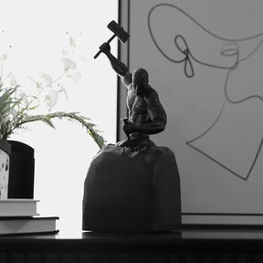 Decoração de Sala Resina Estátua Homem Esculpindo House Vision